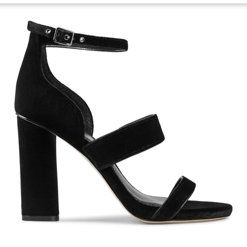 VINCE CAMUTO  sz 7.5